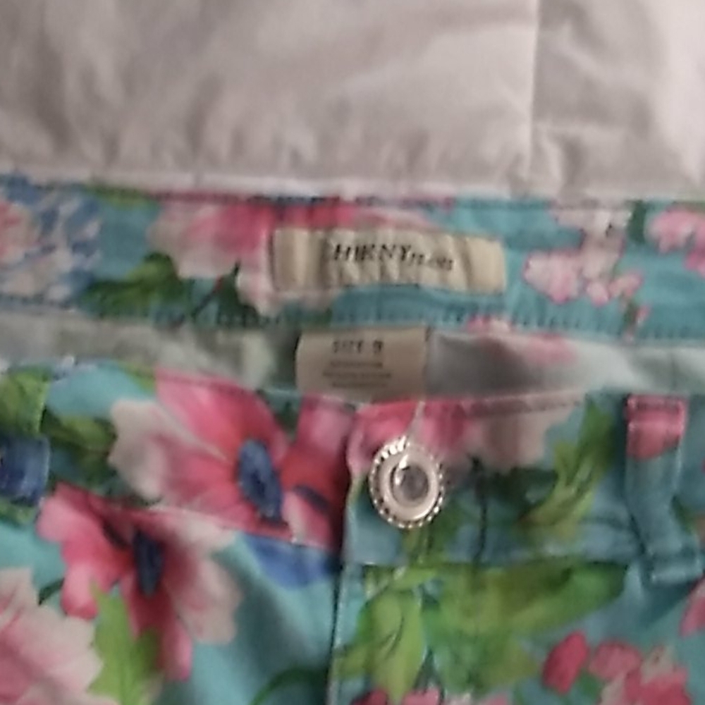 Shorts - Picture 2 of 2